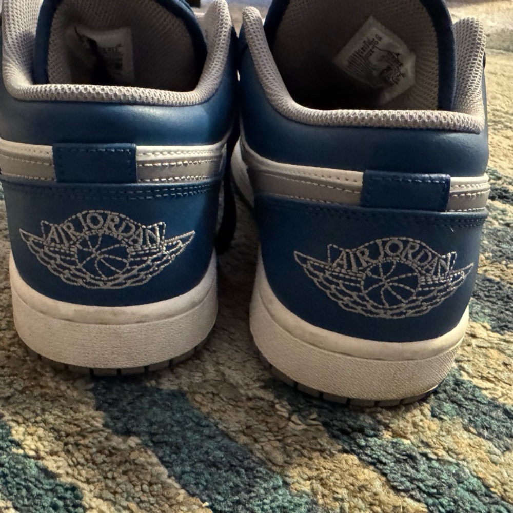 Air Jordan 1 Low - Picture 3 of 6